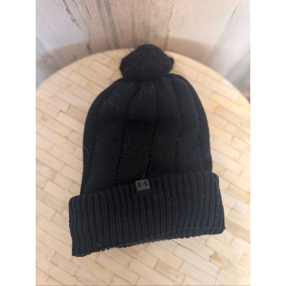 Under Armour Black Knit Beanie Pom Hat Winter Cuffed Stretch One Size